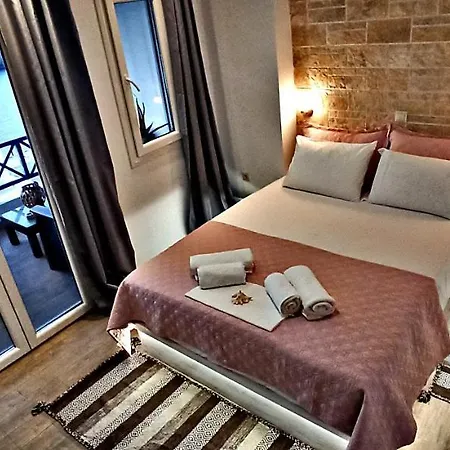 Enjoy Cyclades & Landsted Kythnos